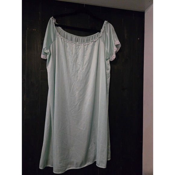 The Unbranded Brand Other - Vintage Women's Mint Green Short Sleeve Flowy Nightgown Nap Dress One Size Nylon